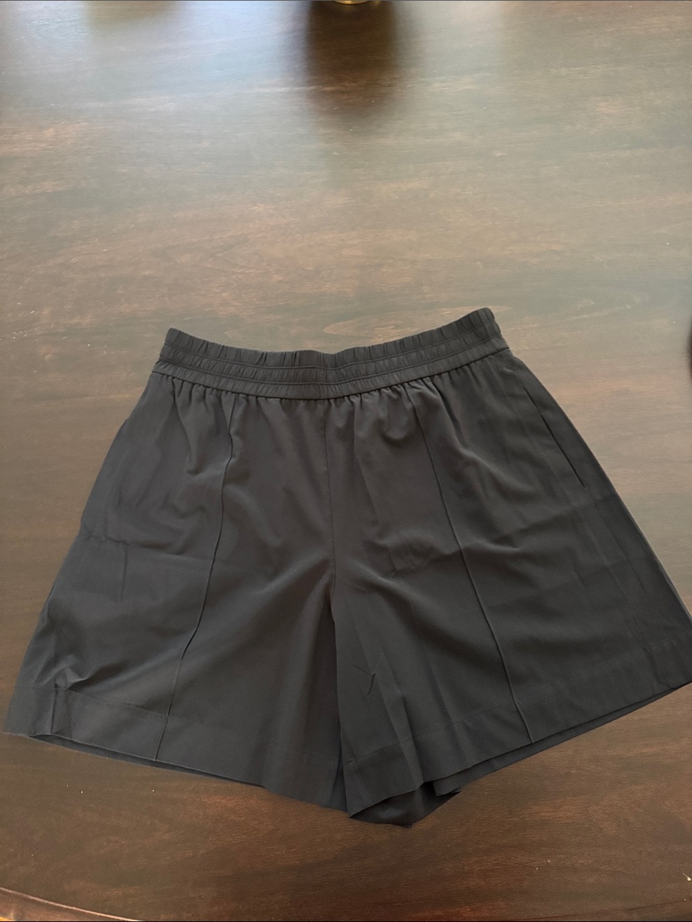 LULULEMON NWT Black Breezily Mid Rise 6” Short S